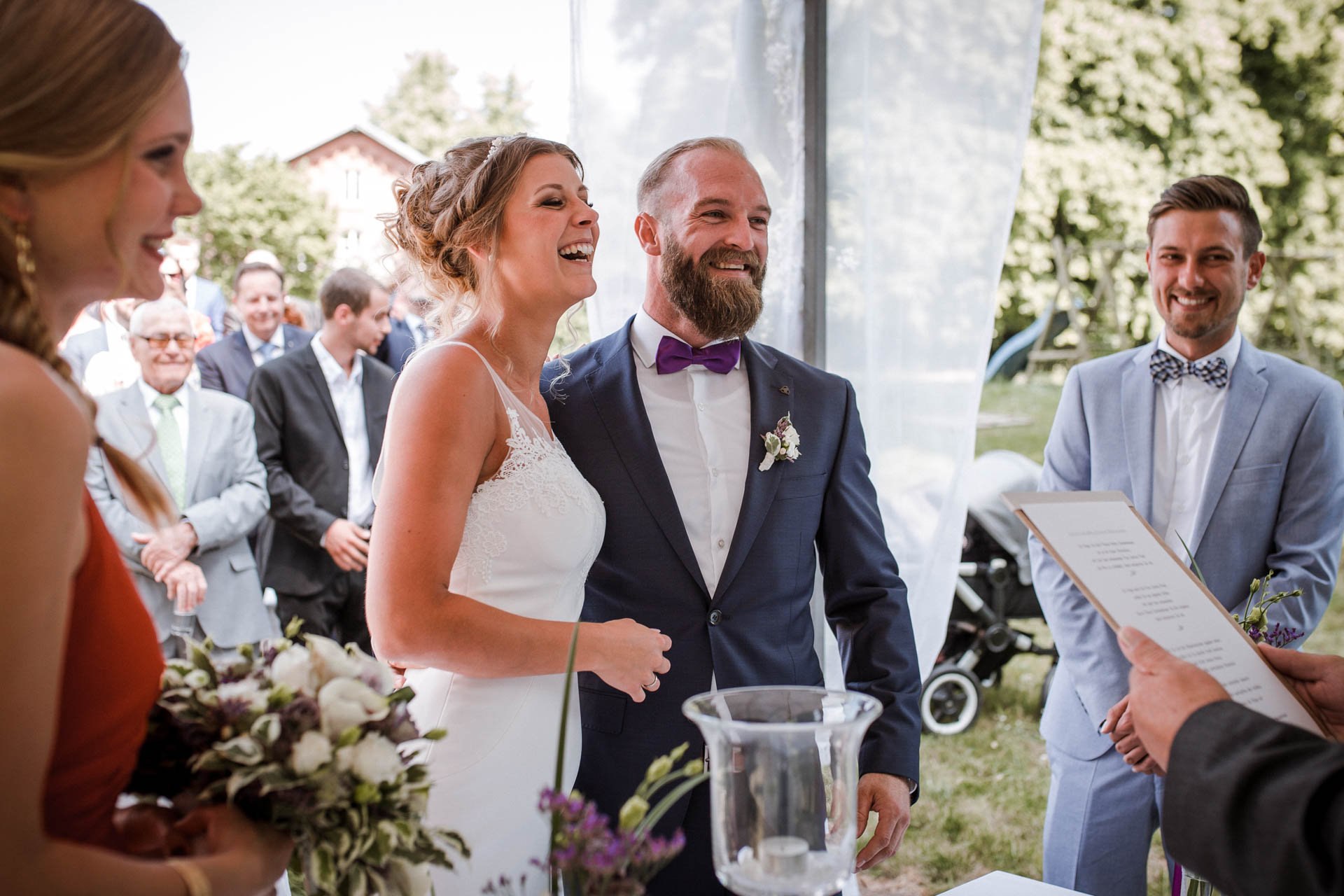 Hochzeitsfotograf für kreative und emotionale Hochzeitsportraits & Hochzeitsreportagen in Landgestuet Traventhal