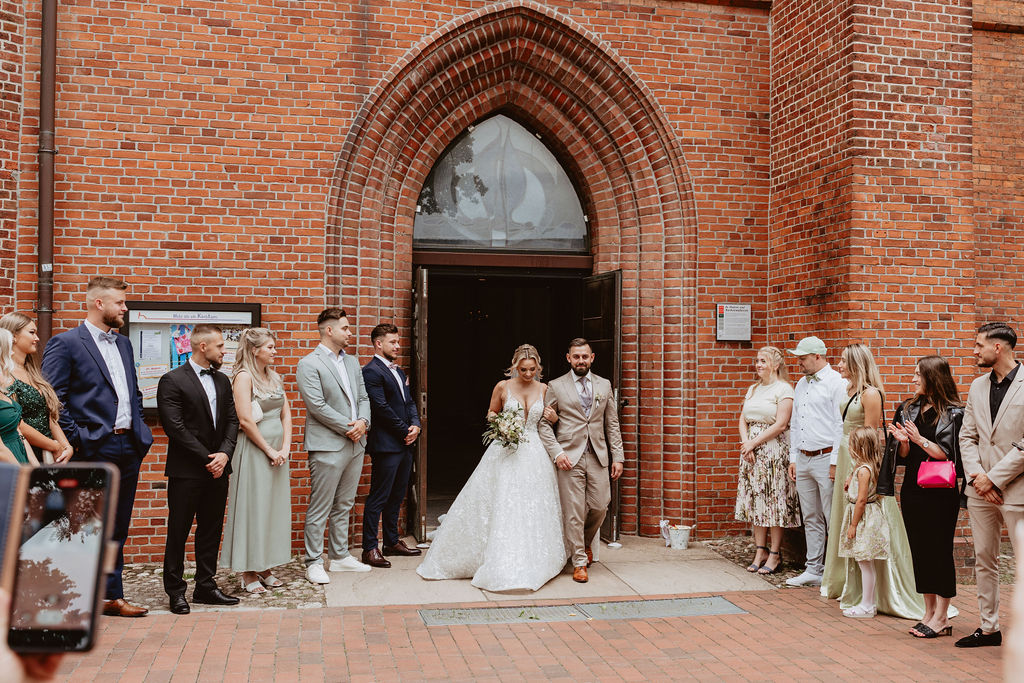 Hochzeitsfotograf Hamburg und Stade – Emotionale Trauung in ST. Marien Kirche bei Harsefeld