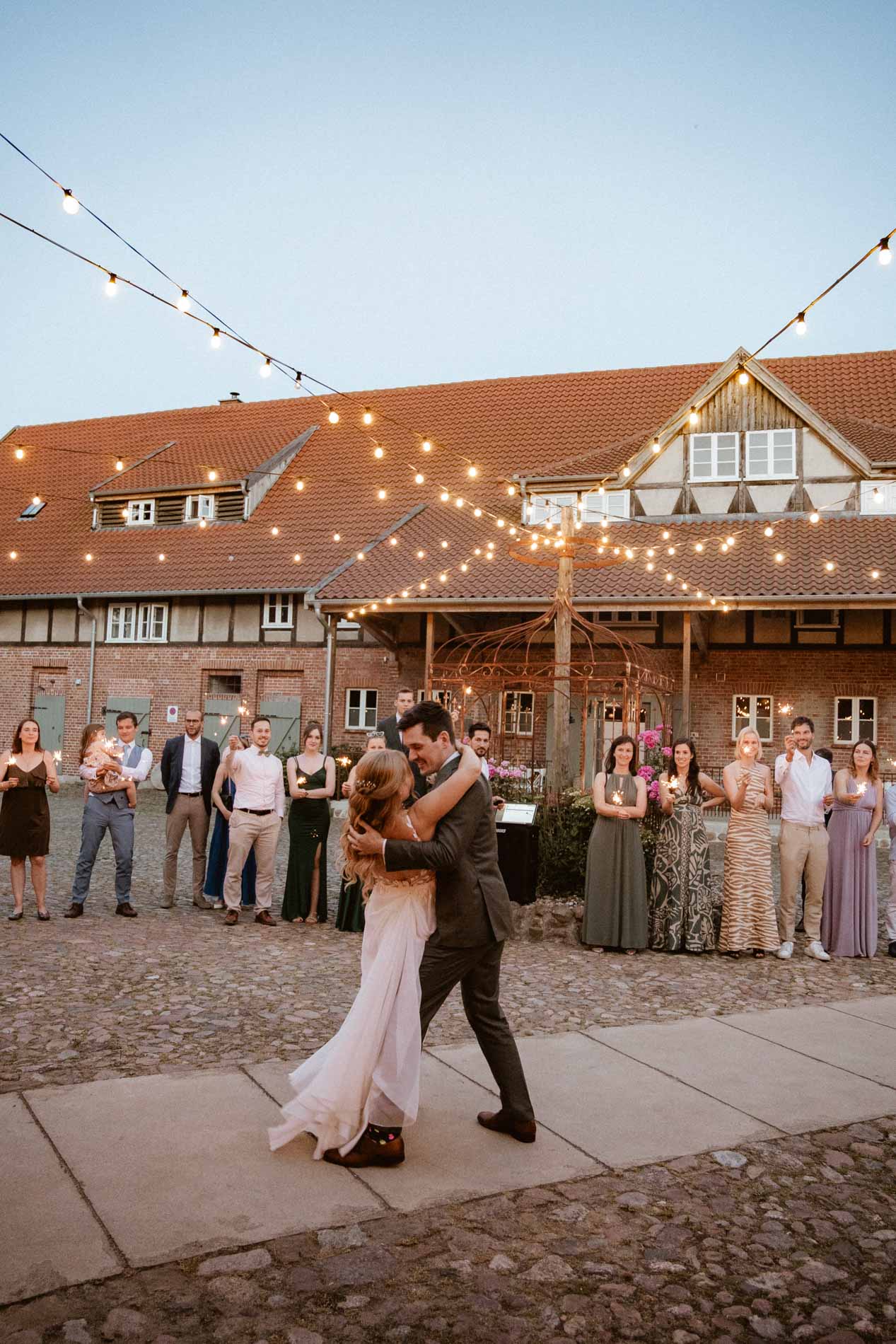 Hochzeitsfotograf Videograf Hamburg Trauung auf FarmInn in Kakerbeck Wittingen