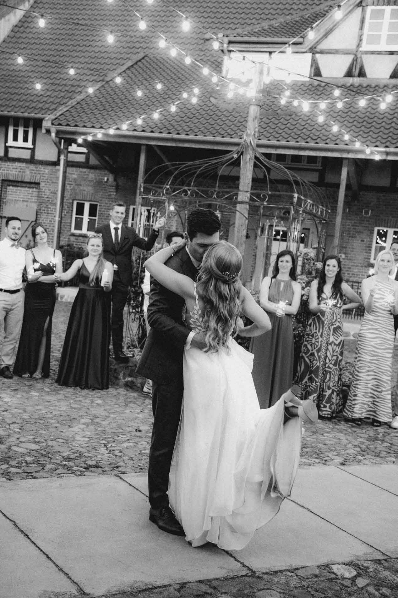 Hochzeitsfotograf Videograf Hamburg Trauung auf FarmInn in Kakerbeck Wittingen